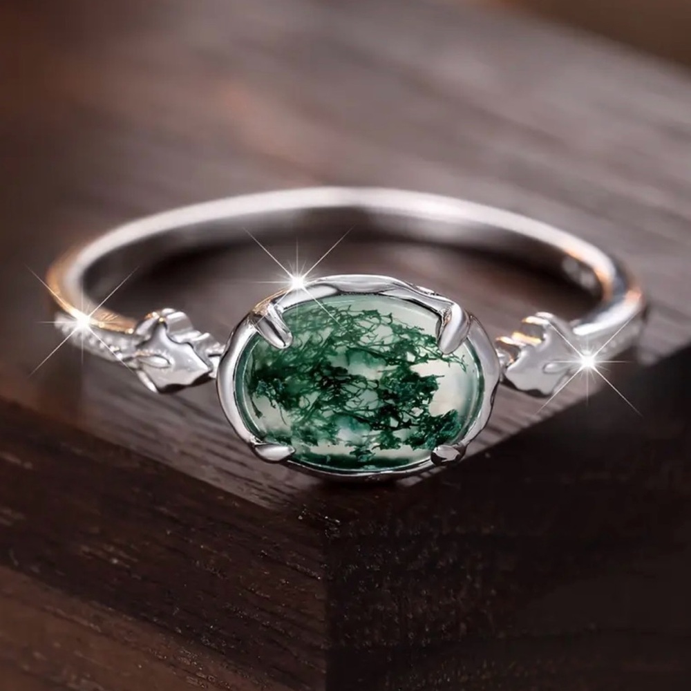 Elegant 925 Sterling Silver Moss Agate Ring size 8